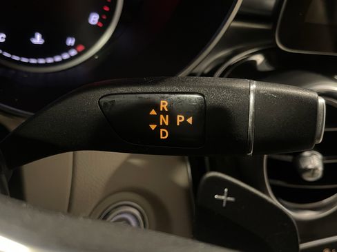 Used 2022 Mercedes-Benz GLC 300 4MATIC image 21