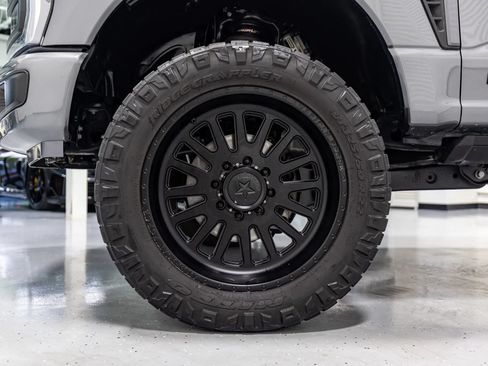 Used 2024 Ford F250 Platinum AWD/4WD image 8