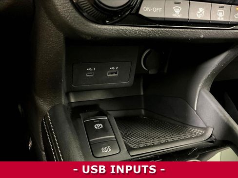 Used 2021 Nissan Kicks SV FWD image 16