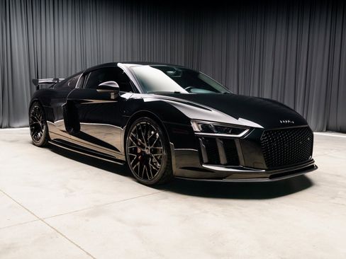 Used 2017 Audi R8 V10 w/ 20" Wheel Package image 17