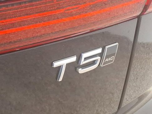 Used 2019 Volvo XC60 T5 Momentum w/ Premium Package image 24