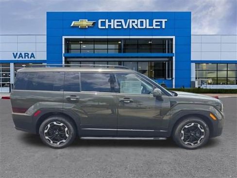 Used 2025 Hyundai Santa Fe SEL FWD image 6