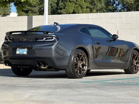 Used 2016 Chevrolet Camaro SS RWD image 7