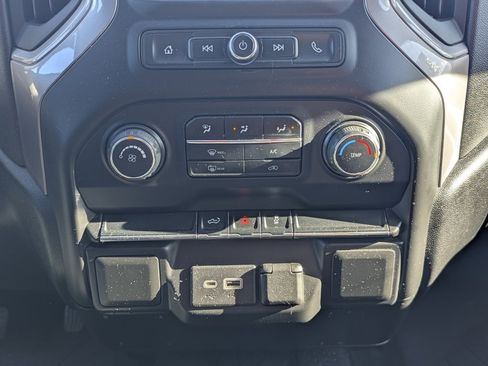 Used 2021 Chevrolet Silverado 1500 Custom image 37