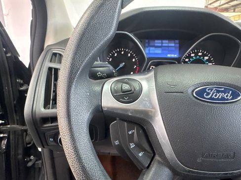 Used 2014 Ford Focus SE FWD image 12