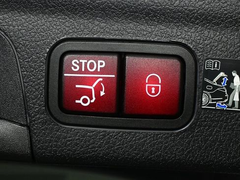 Used 2025 Mercedes-Benz GLE 350 4MATIC image 31