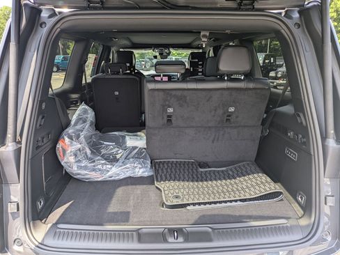 New 2025 Jeep Wagoneer Series III w/ Premium Group I image 28