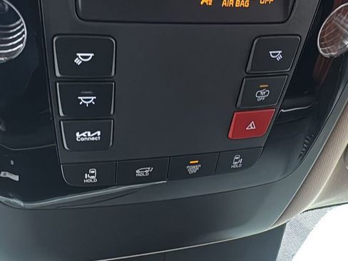 New 2026 Kia Carnival EX FWD image 35