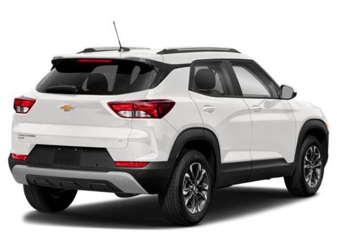 Certified 2022 Chevrolet TrailBlazer LT w/ Sun and Liftgate Package AWD/4WD image 2