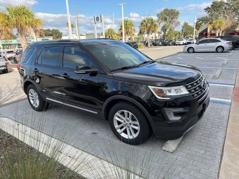 Used 2017 Ford Explorer XLT w/ Equipment Group 201A image 2
