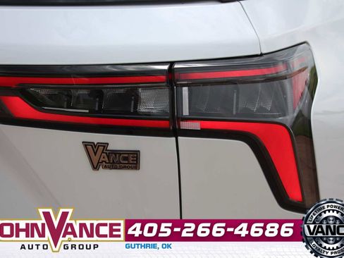 Used 2025 Chevrolet Equinox RS image 12