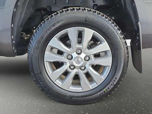 Used 2014 Toyota Tundra SR5 AWD/4WD image 32