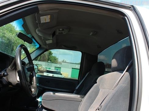 Used 2001 Chevrolet Silverado 2500 LS w/ Off-Road Skid Plate Pkg AWD/4WD image 8