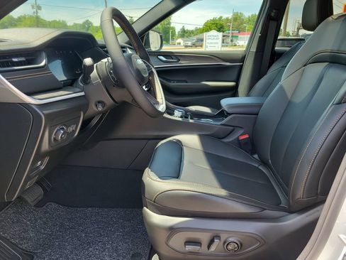 New 2026 Jeep Grand Cherokee L Limited AWD/4WD image 24