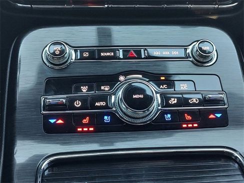 Used 2021 Lincoln Nautilus Reserve image 13