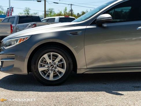 Used 2018 Kia Optima LX image 10