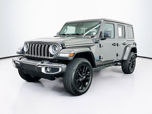 Used 2025 Jeep Wrangler Sahara w/ Safety Group image 3
