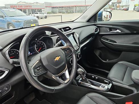 Used 2021 Chevrolet TrailBlazer LT w/ Premium Seating Package image 12