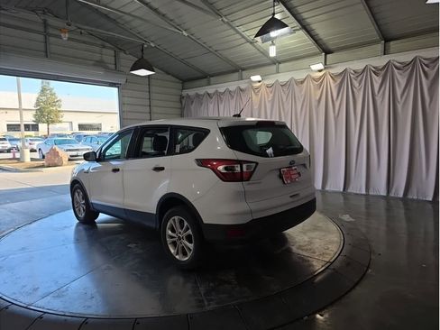 Used 2017 Ford Escape S image 8