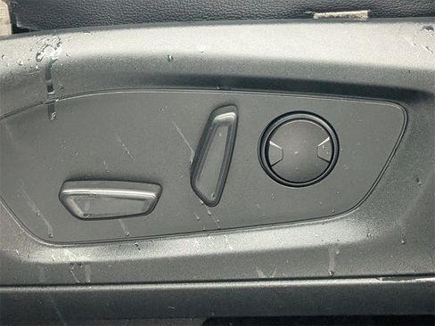 Used 2021 Ford Explorer Limited w/ Equipment Group 301A image 21