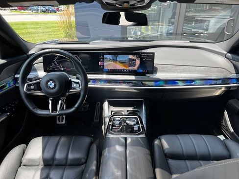 Used 2023 BMW 760i xDrive AWD/4WD image 10