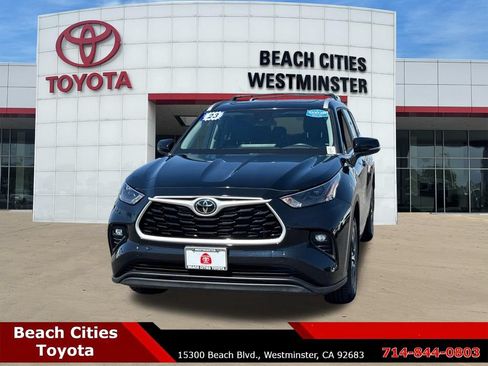 Used 2023 Toyota Highlander XLE AWD/4WD image 5