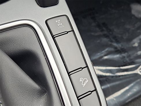 Certified 2022 Kia Seltos LX image 16