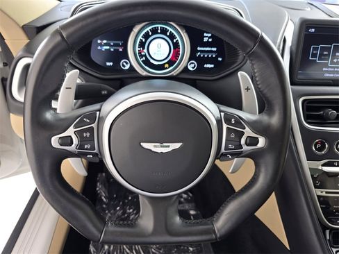 Used 2023 Aston Martin DB11 Coupe image 15