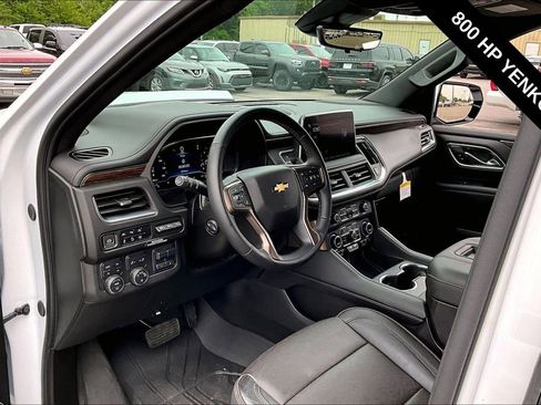 Used 2023 Chevrolet Suburban High Country AWD/4WD image 6