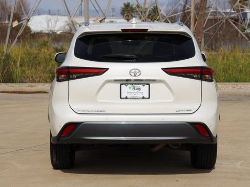 Certified 2021 Toyota Highlander Limited image 7