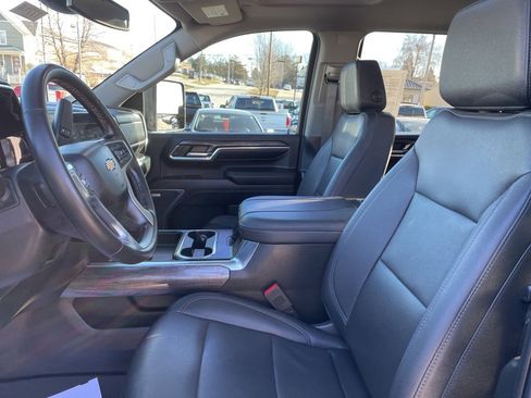 Used 2024 Chevrolet Silverado 3500 LTZ w/ LTZ Plus Package image 4