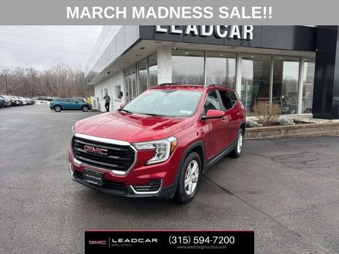 Used 2024 GMC Terrain SLE w/ Driver Convenience Package image 1