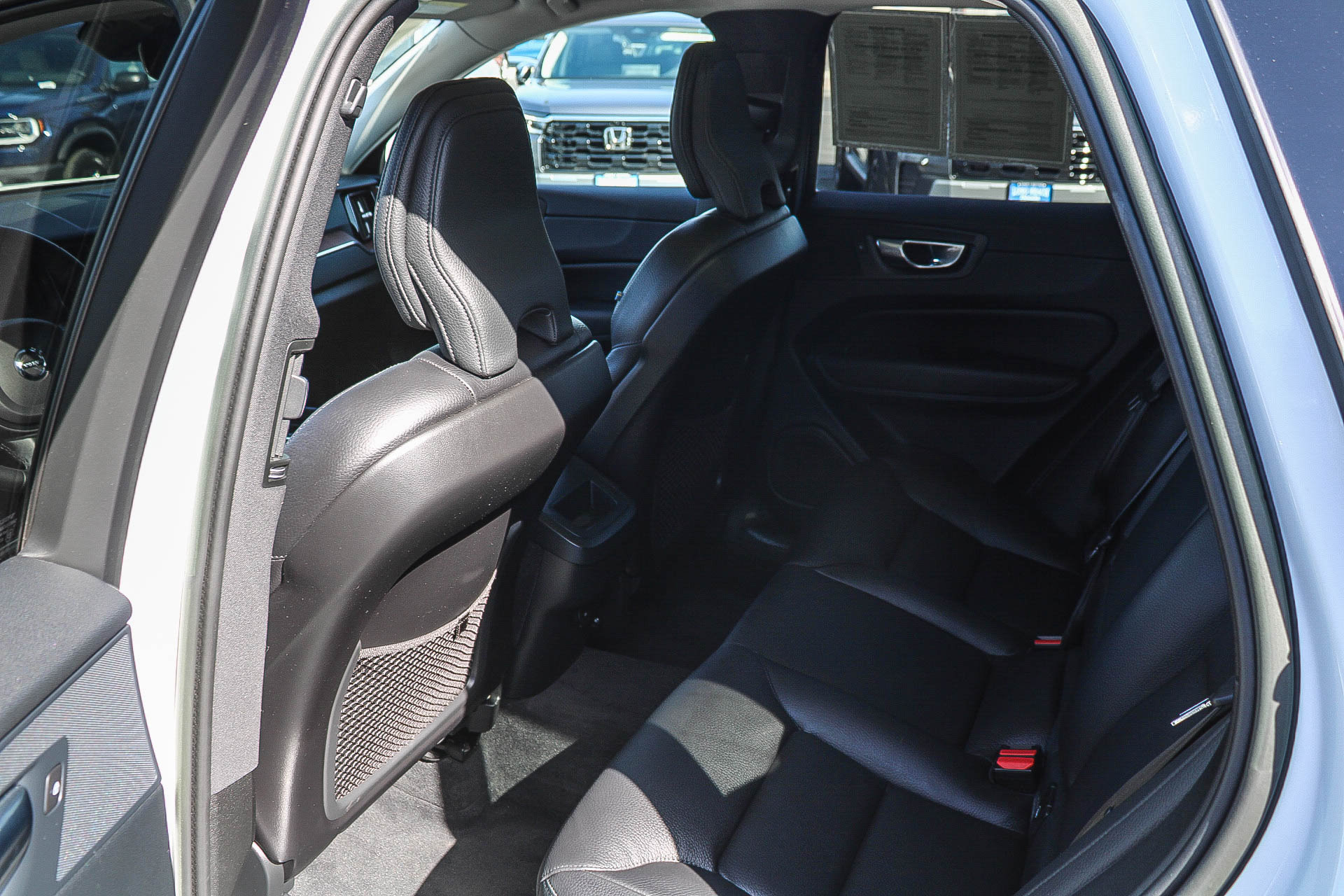 Used 2023 Volvo XC60 B5 Plus w/ Protection Package AWD/4WD image 20