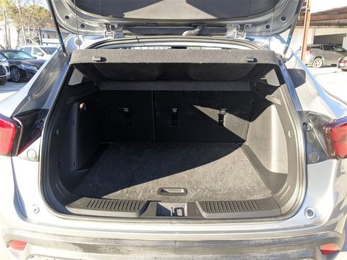 Used 2025 Chevrolet Trax LT w/ LT Convenience Package image 29