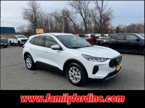 Certified 2023 Ford Escape Active w/ Tech Pack #2 AWD/4WD image 1