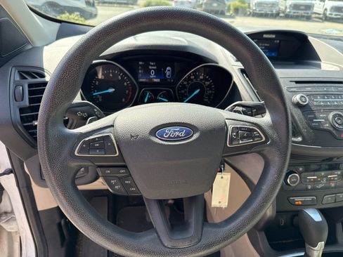 Used 2017 Ford Escape SE FWD image 13