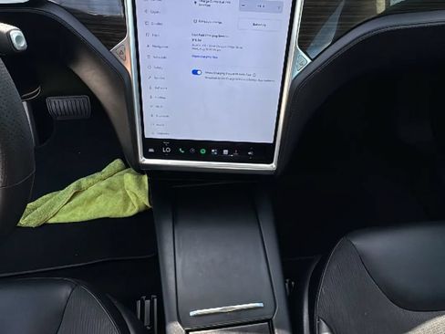 Used 2016 Tesla Model S 60 RWD image 19