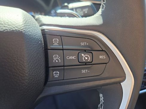 Certified 2023 Jeep Grand Cherokee Altitude AWD/4WD image 21