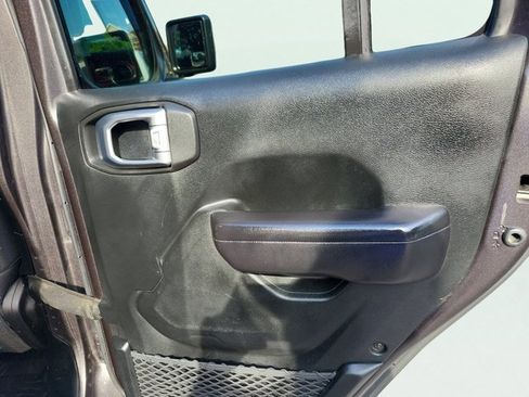 Certified 2020 Jeep Wrangler Unlimited Rubicon w/ Cold Weather Group image 19