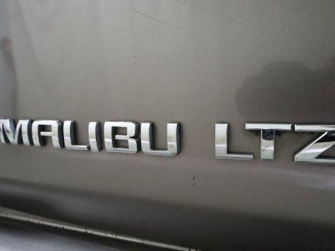 Used 2010 Chevrolet Malibu LTZ w/ HFV6 Engine Package image 21