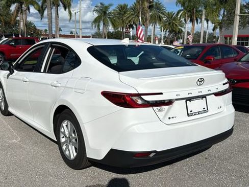 Used 2025 Toyota Camry LE w/ Convenience Package image 5