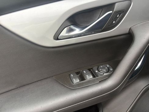 Used 2025 Chevrolet Blazer LT image 18