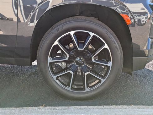 Used 2022 Chevrolet Tahoe RST w/ Luxury Package image 11