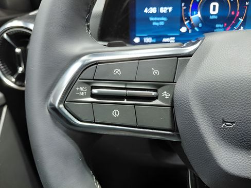 Used 2026 Chevrolet Equinox LT AWD/4WD image 29