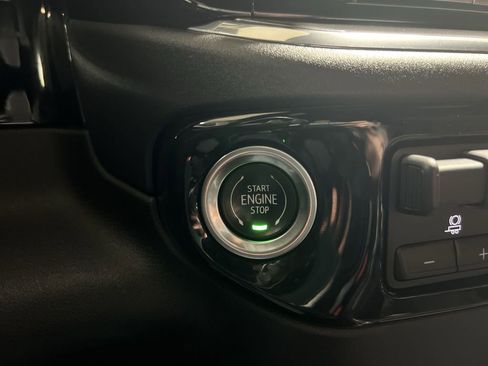 Certified 2024 Chevrolet Silverado 1500 High Country w/ Technology Package image 17