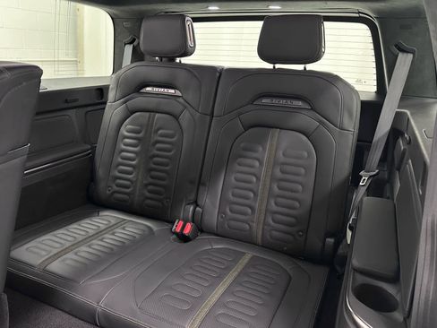 Used 2023 Rivian R1S Adventure image 17