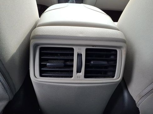 Used 2018 Nissan Rogue Sport SV image 16