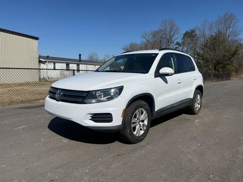 Used 2016 Volkswagen Tiguan S FWD image 4
