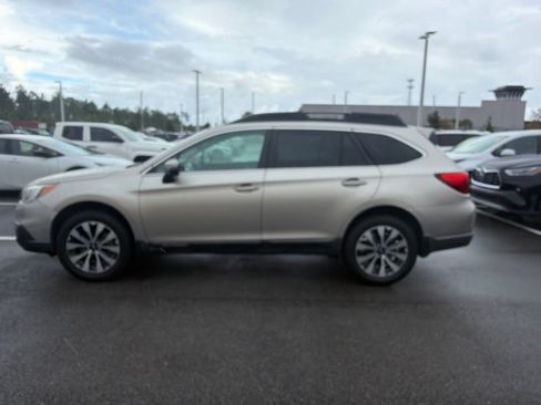 Used 2017 Subaru Outback 2.5i Limited AWD/4WD image 12