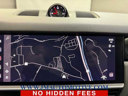 Used 2023 Porsche Cayenne Platinum Edition image 26